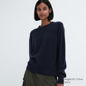 Uniqlo Women’s Cashmere Crewneck (Navy)